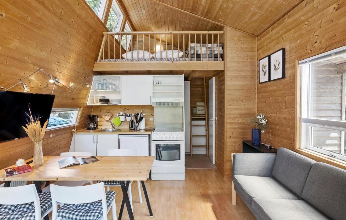 1 Bedroom Awesome Home In Væggerløse - Housity