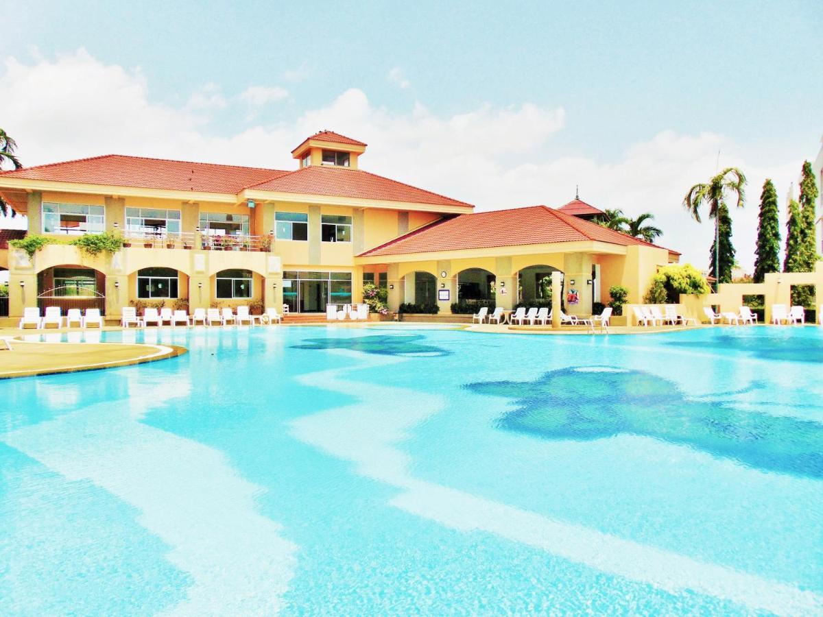 Sea View Beachfront Condos Pattaya Jomtien Beach - Housity