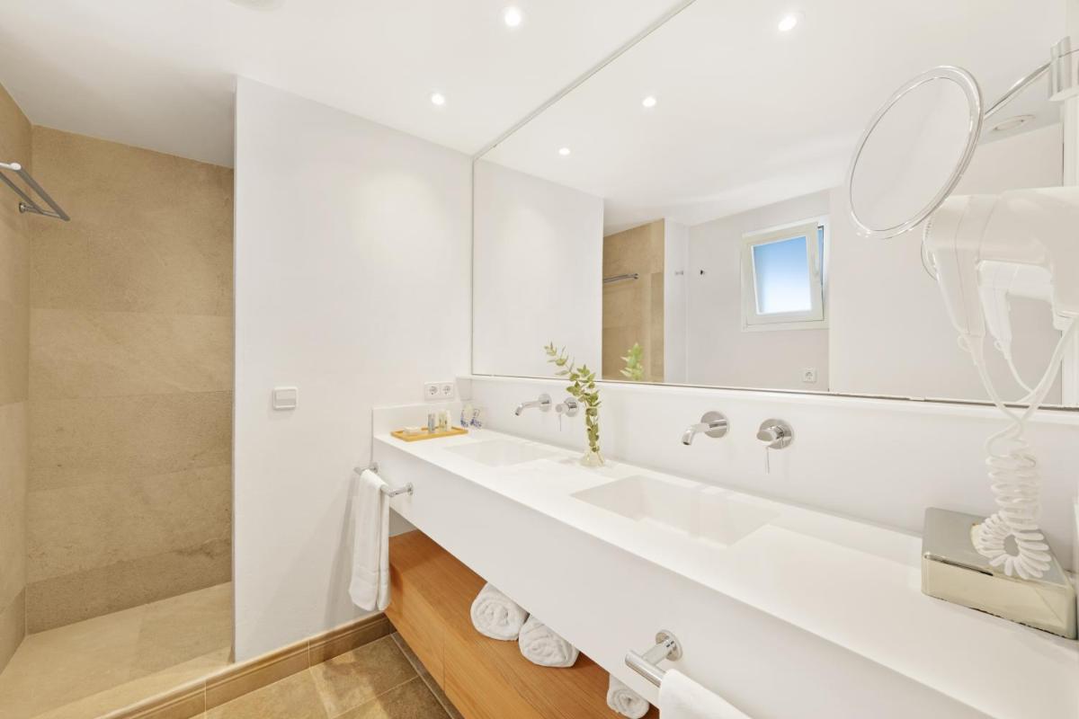 Un baño de Hotel Villa Chiquita - Adults Only - Over 12