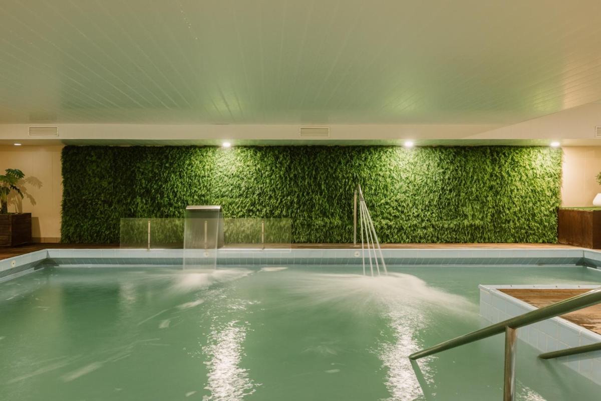 Piscina en o cerca de Hotel Lodomar Spa & Talasoterapia