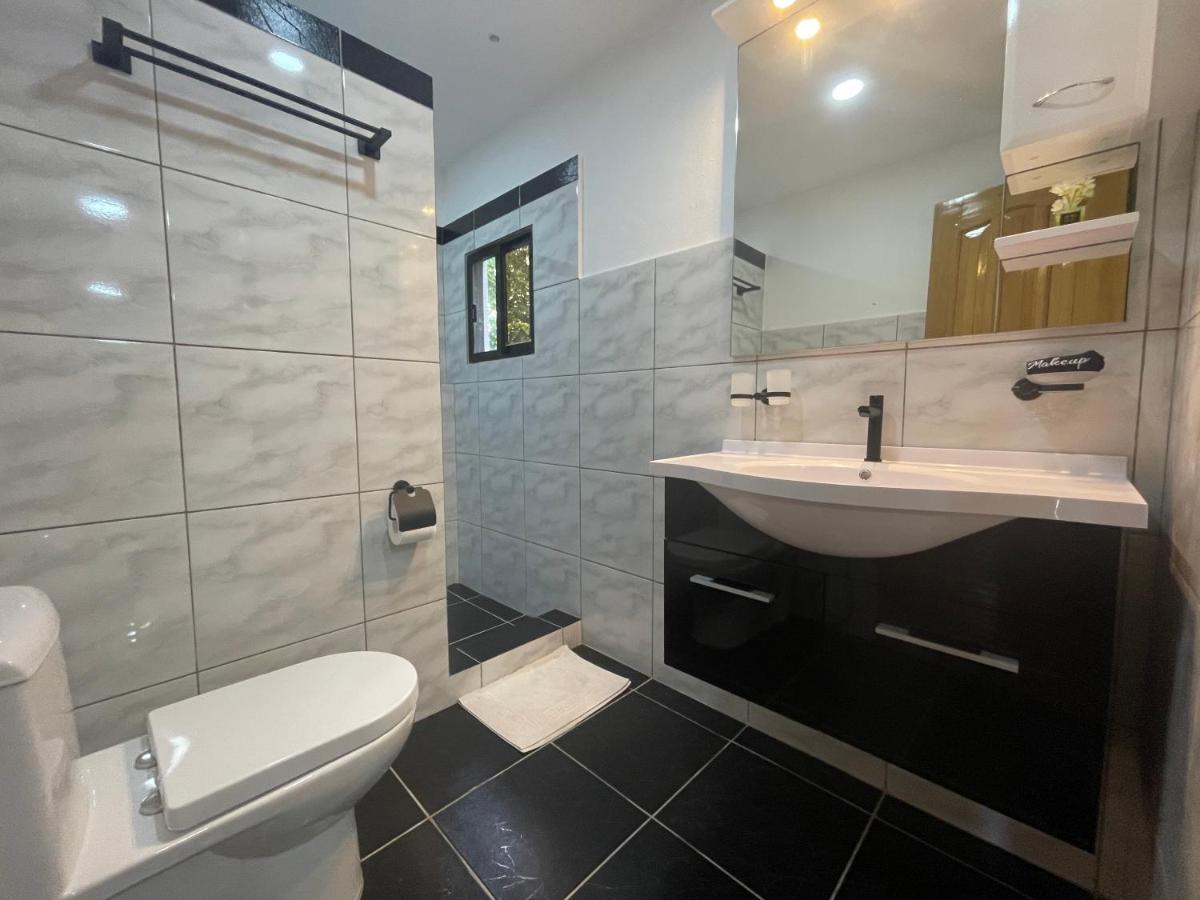 Parrot Resort Moalboal - Housity