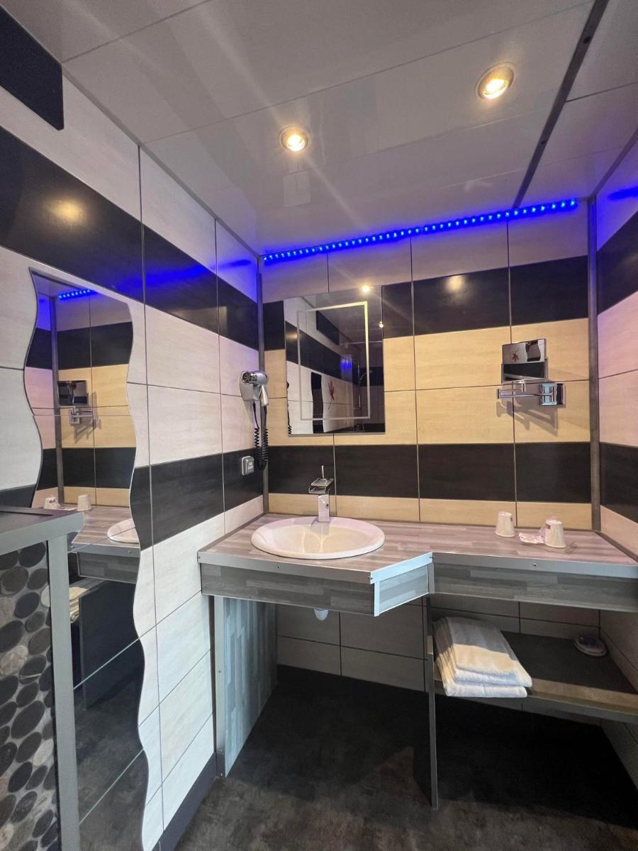 Eqynox Hotel - Housity