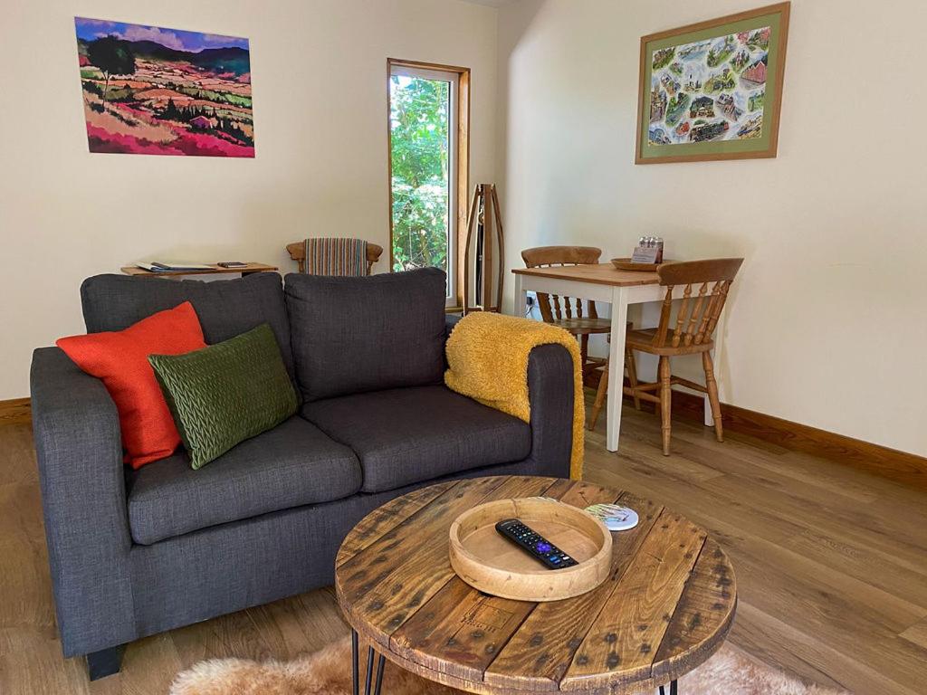 Hayne Barn Estate 6 Luxury Lodges with private hot-tubs AND 1 studio without hot-tub - Housity