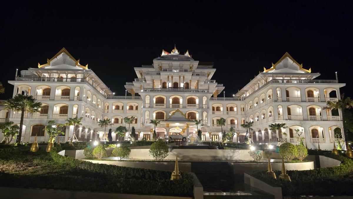 Champa Palace Hotel - Housity