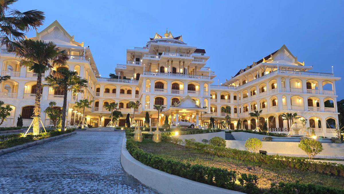 Champa Palace Hotel - Housity