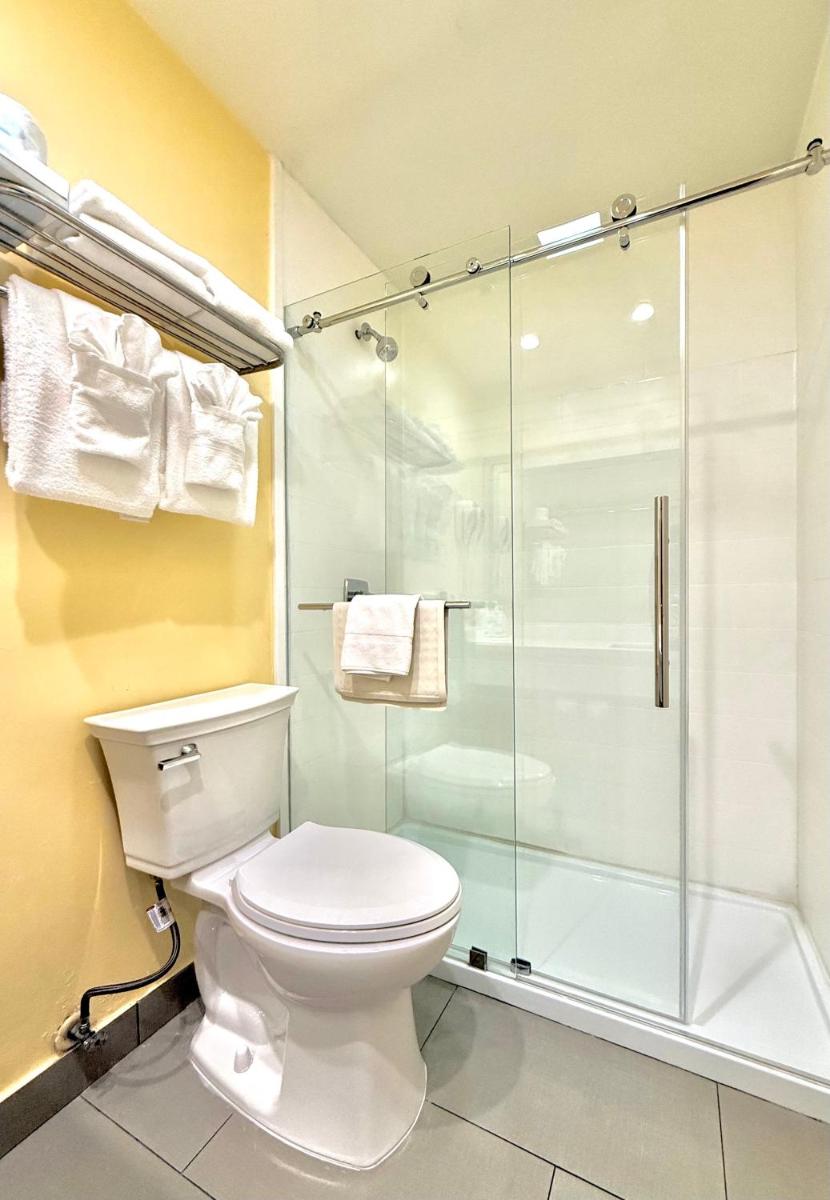 Days Inn by Wyndham Los Angeles LAX Airport Stadium Area - Housity