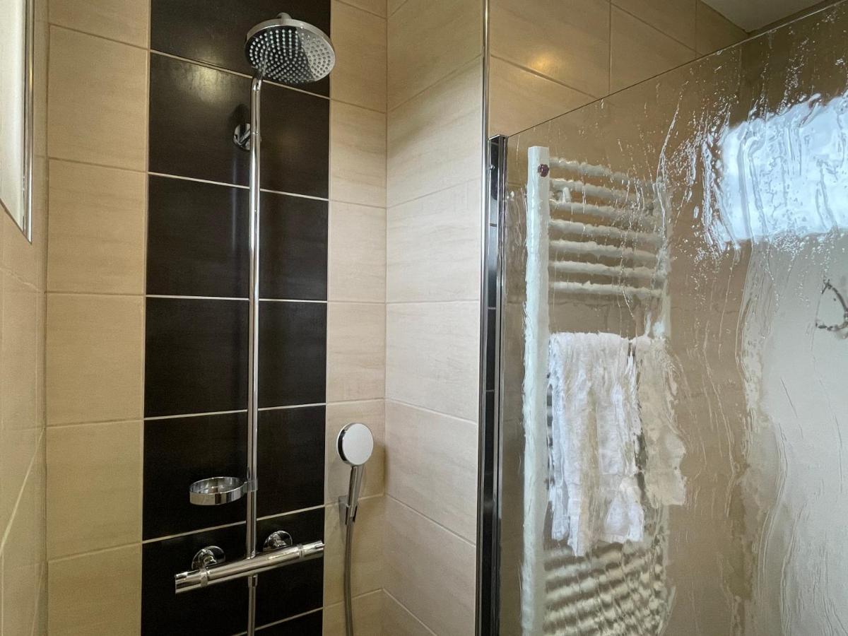 Logis Hotel Au Rendez-vous des Chasseurs - Housity