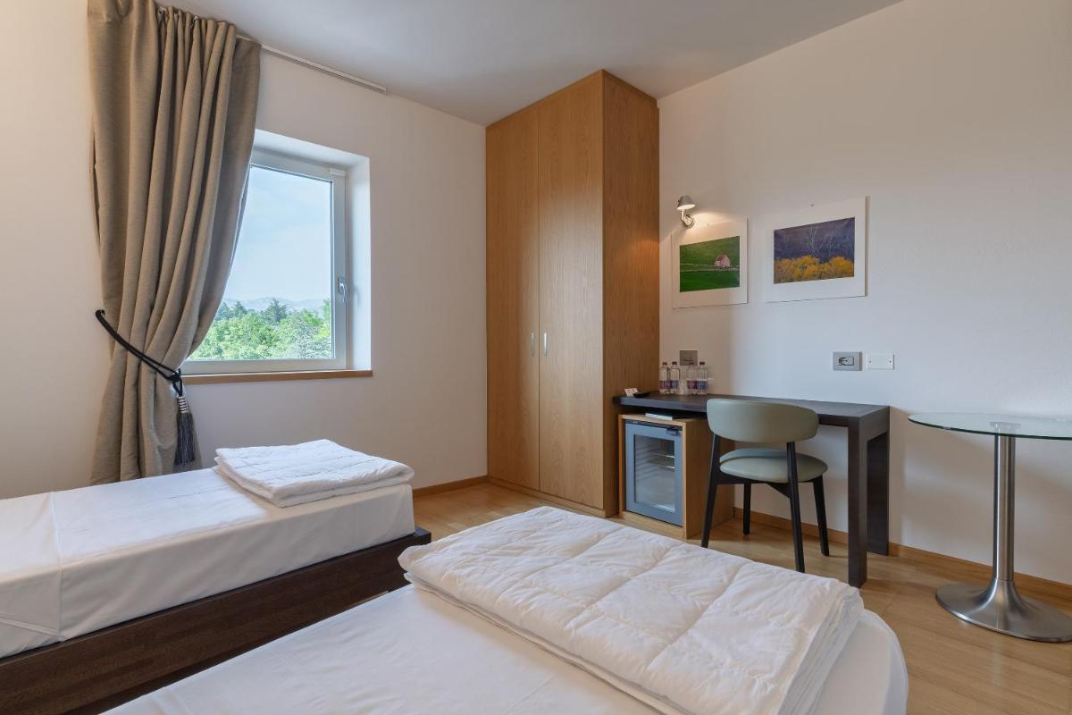 Hotel Pineta - Housity