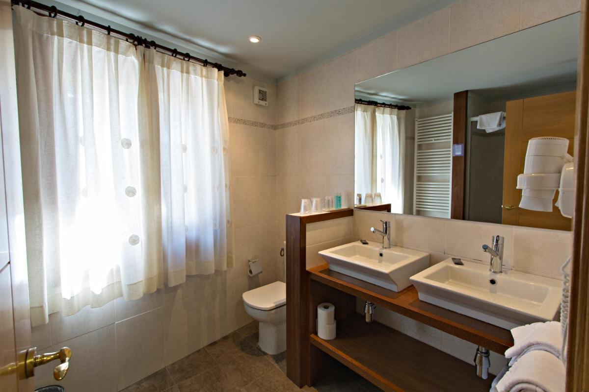 Un baño de Hotel La Coma