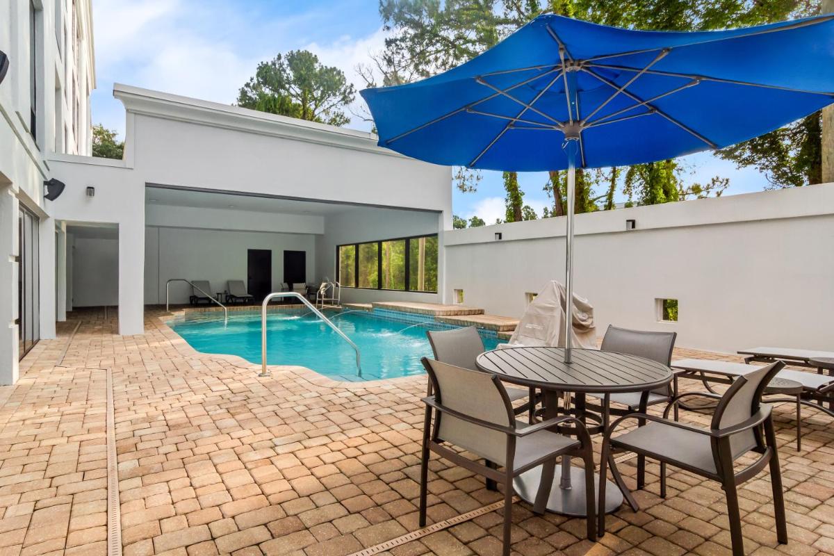 Holiday Inn Express & Suites Jacksonville South East - Medical Center Area by IHG - Housity