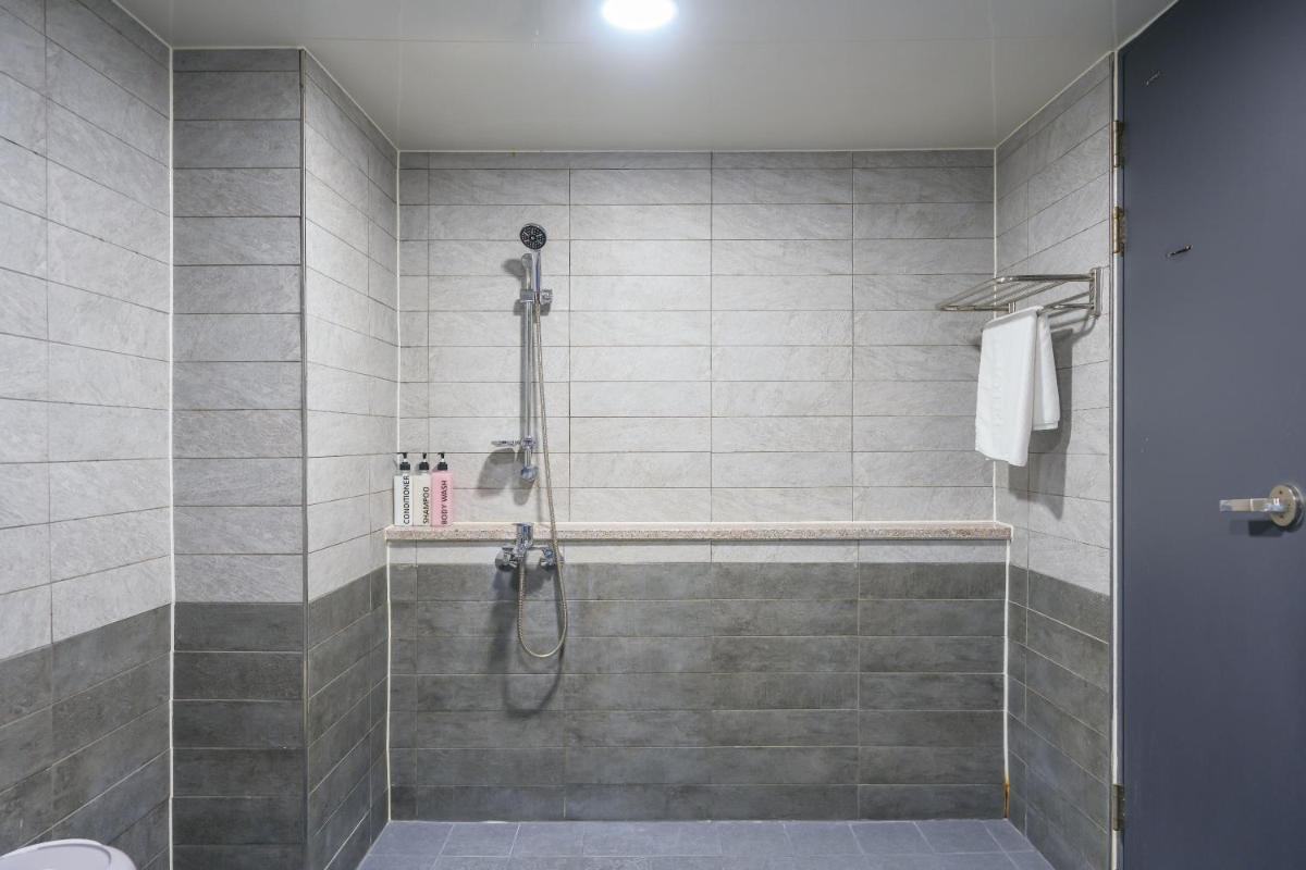 Bugok Royal Tourist Hotel - Housity