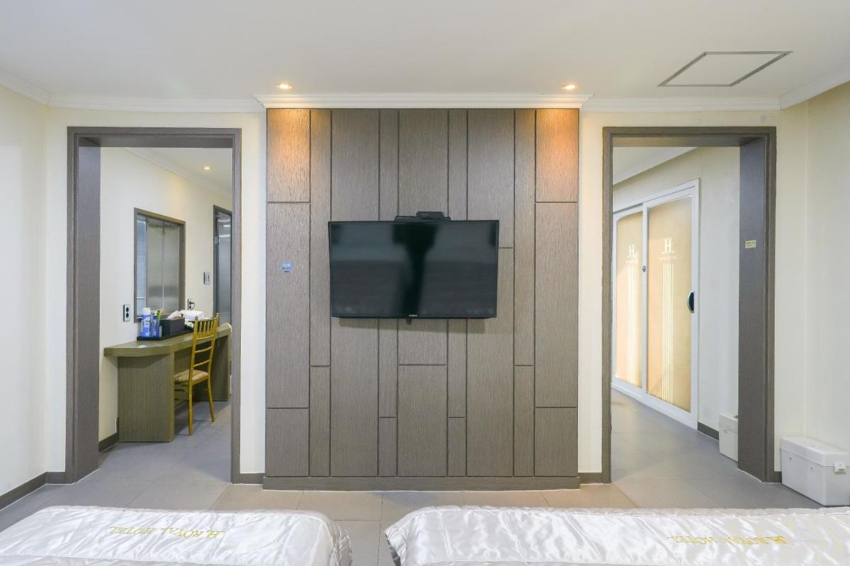 Bugok Royal Tourist Hotel - Housity