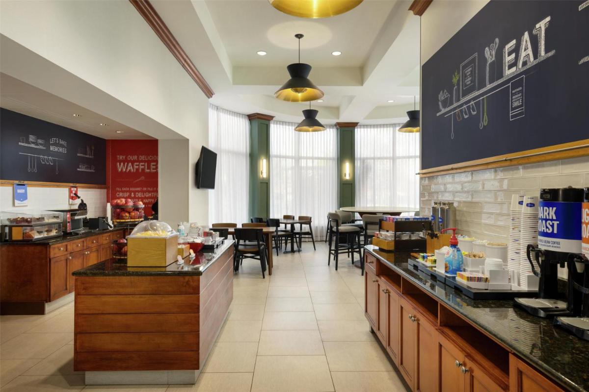 Hampton Inn & Suites Greenville-Downtown-Riverplace - Hizvo