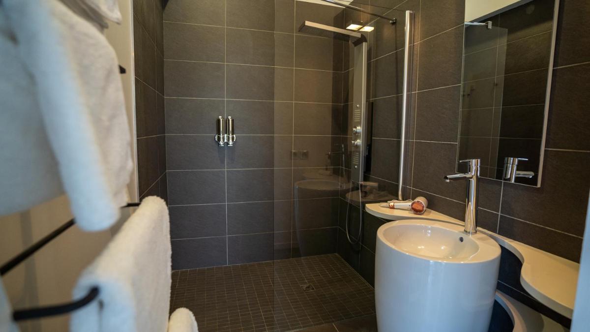 Salle de bains dans l'établissement Les Villas du Parc de la Chabotterie