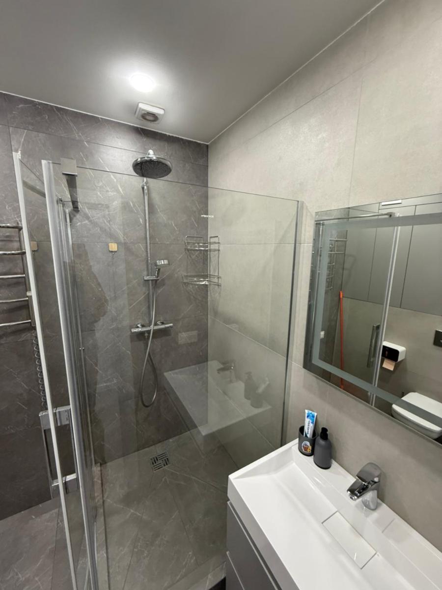 Лучшие апартаменты для размещения с детьми возле Днепра, центр в пешей доступности - Housity