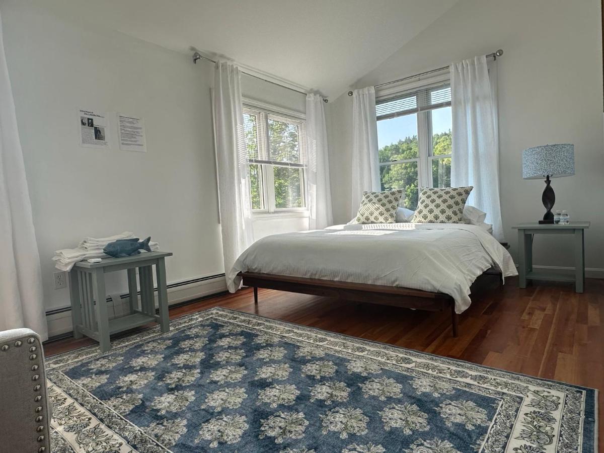 Lincoln Inn & Gallery - Housity