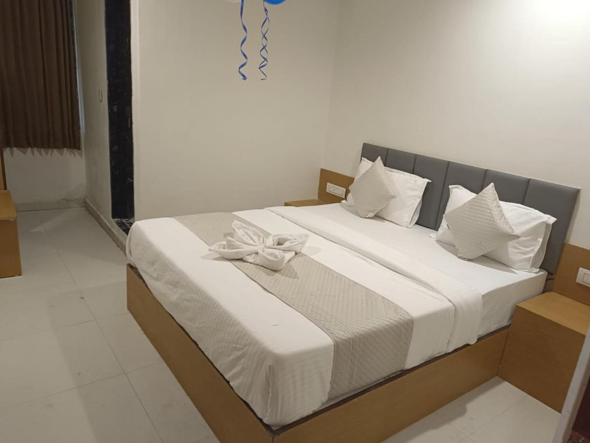 Hotel Royal Relax - Housity