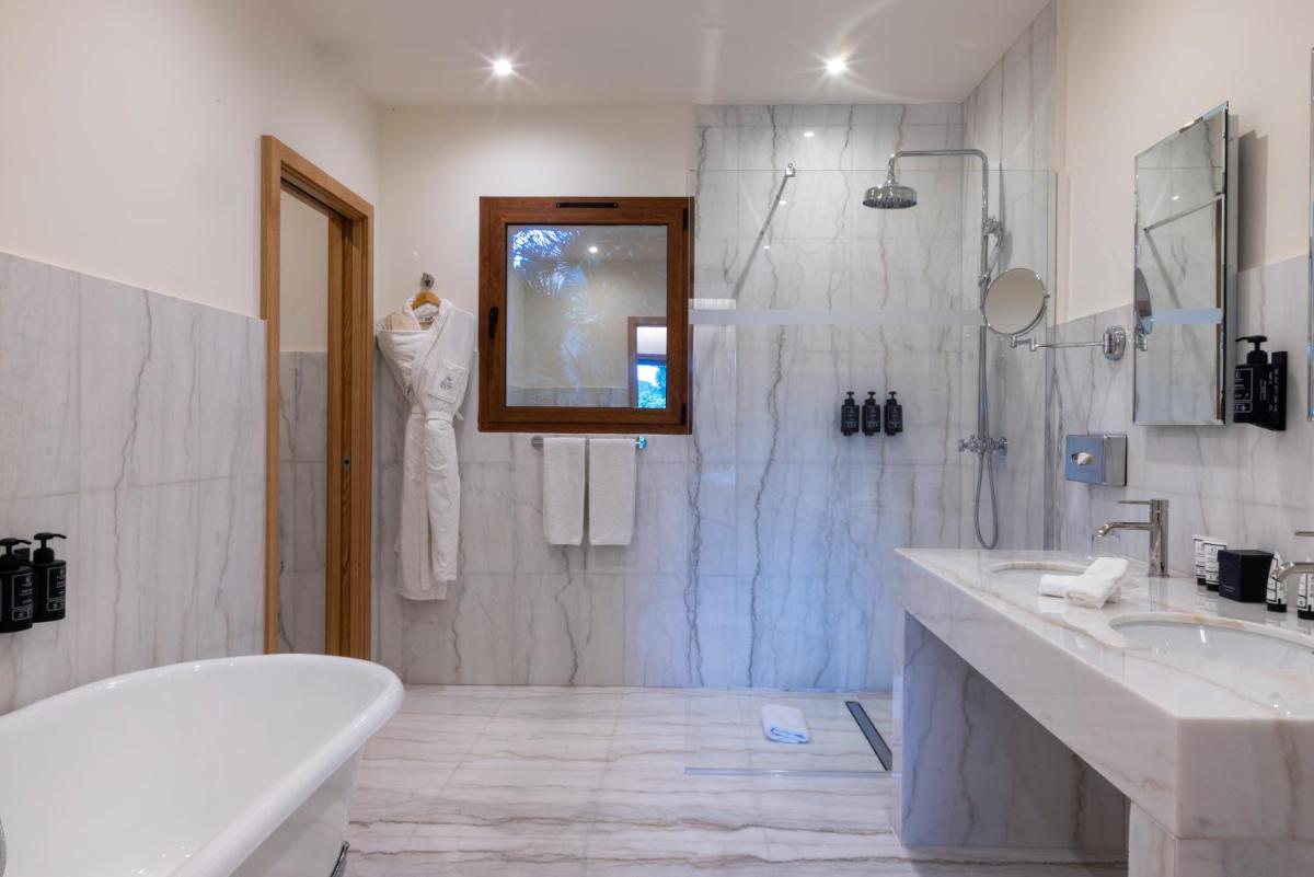 Salle de bains dans l'établissement La Signoria & Spa