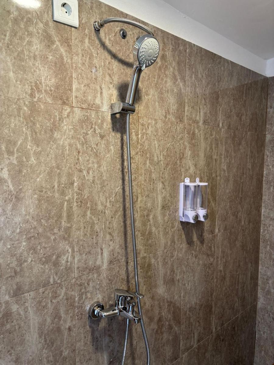 Alit Guest House - Housity