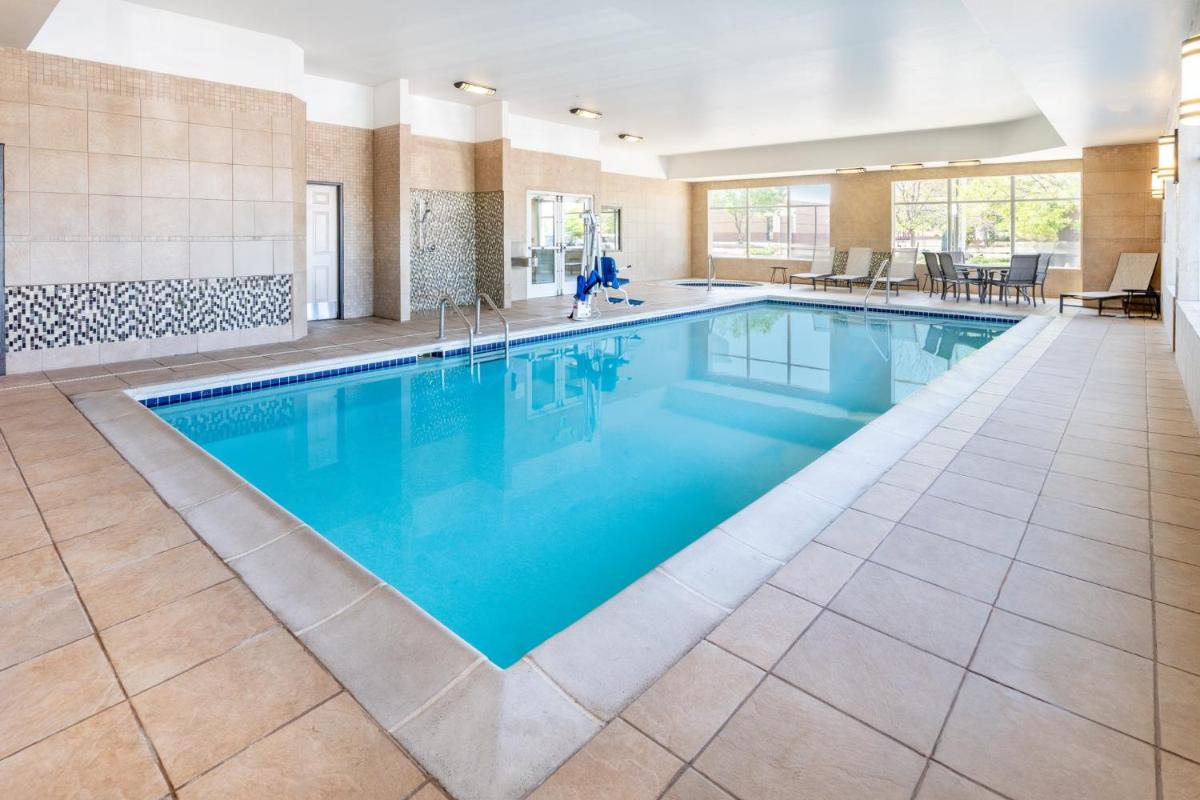 Holiday Inn Express & Suites Denver North - Thornton by IHG - Housity