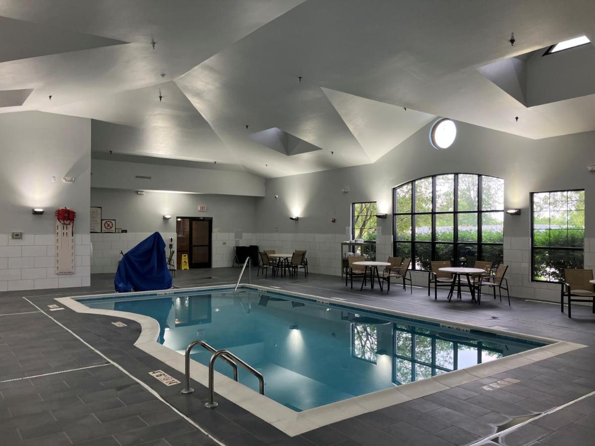 Staybridge Suites Toledo/Maumee by IHG - Housity