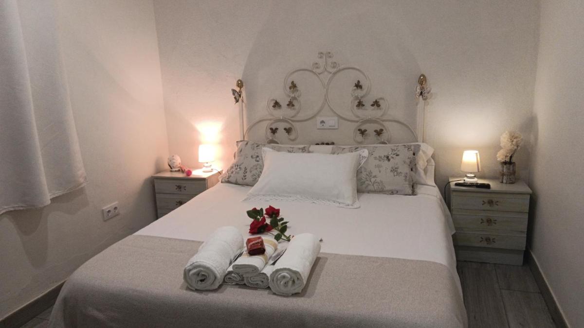 Apts con encanto y patio en monfrague - Housity