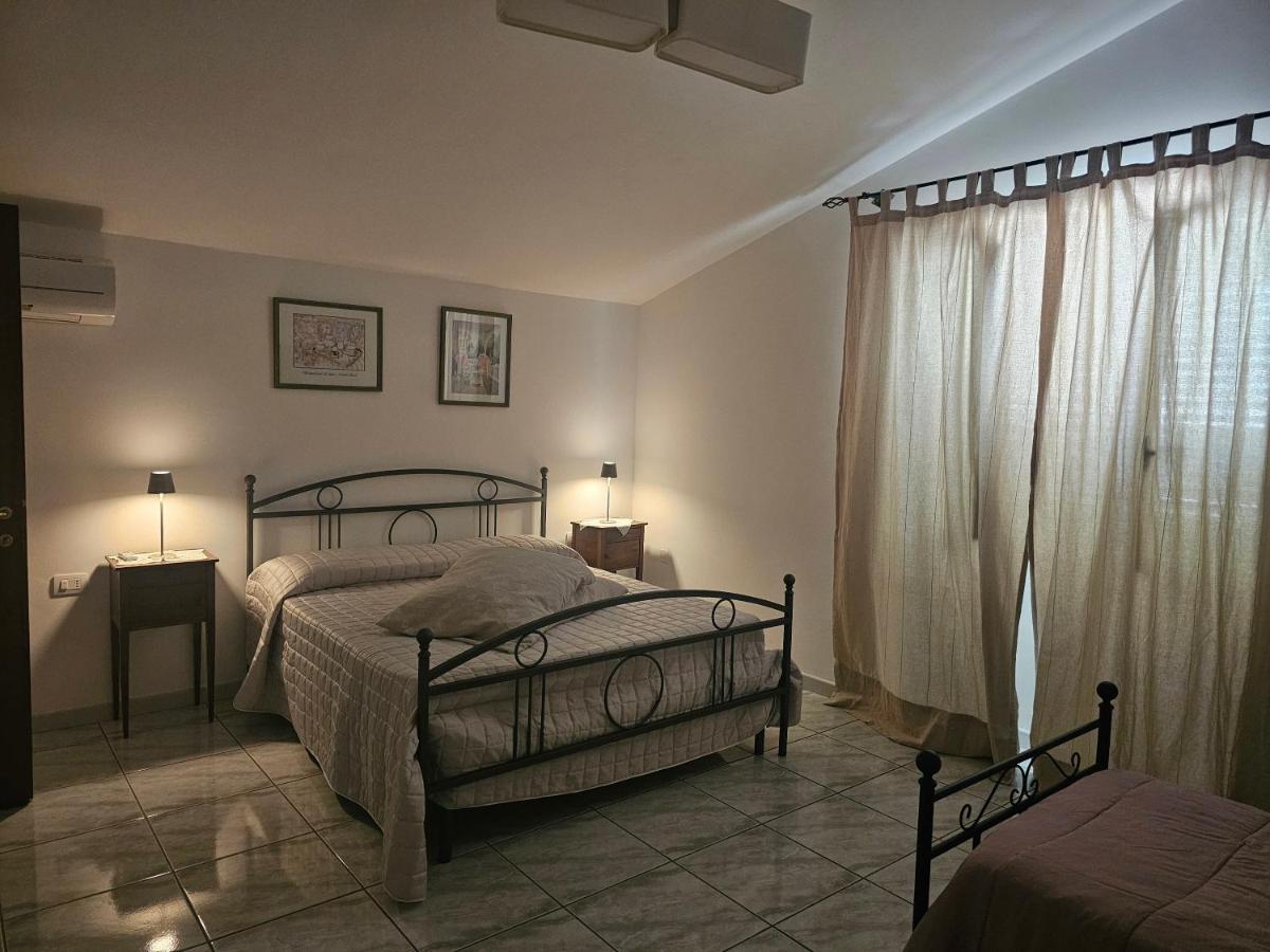 Vanvitelli's Guest House -Affittacamere - Housity