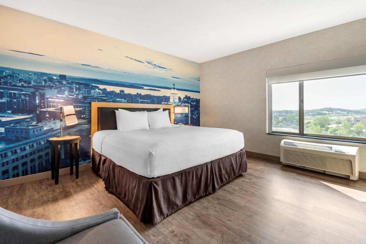 Cambria Hotel Madison East - Housity
