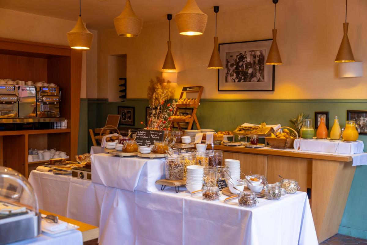 Nourriture dans l'hôtel ou à proximité