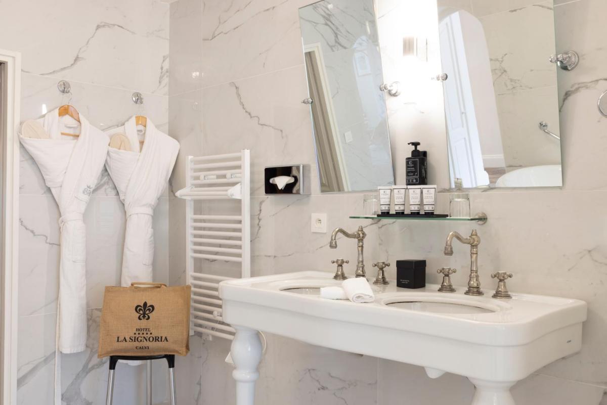 Salle de bains dans l'établissement La Signoria & Spa