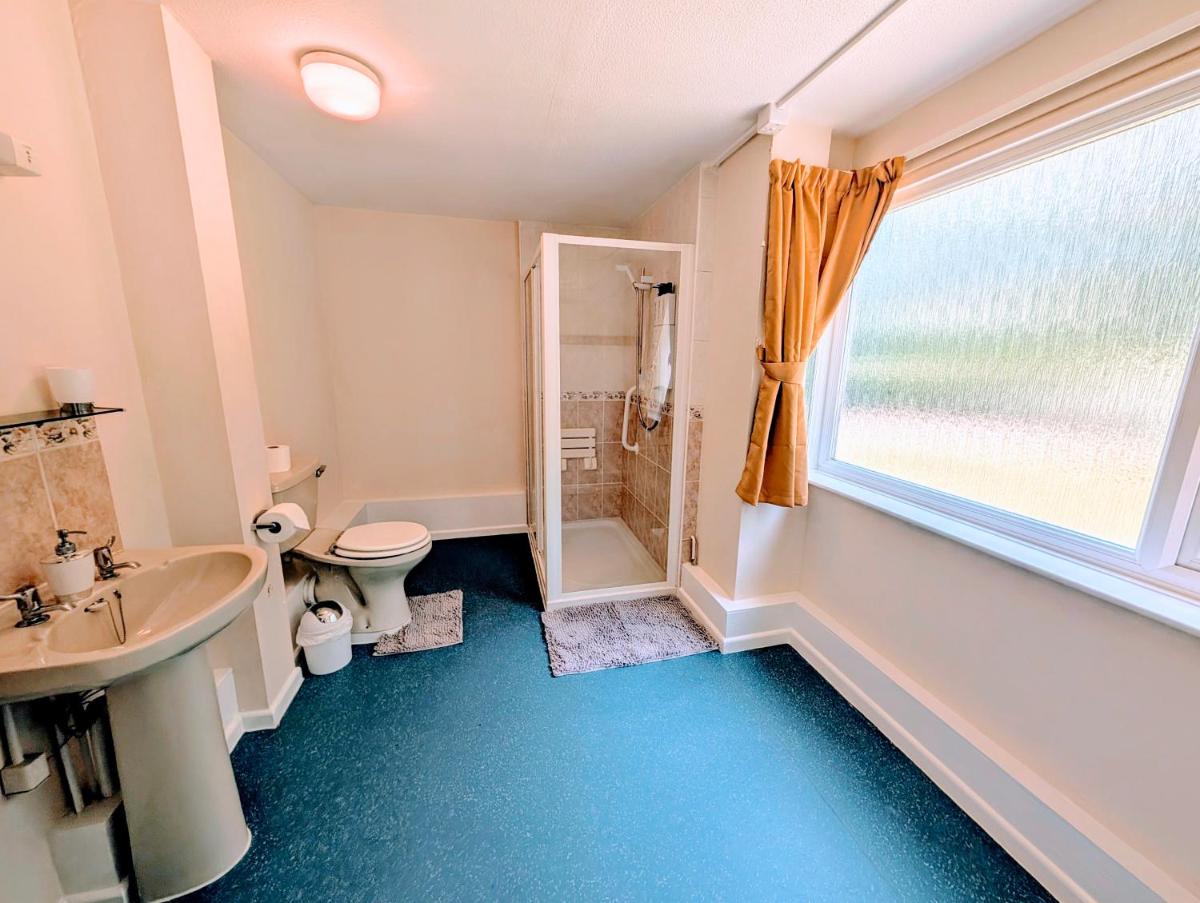 Parkside Lodge Hotel - Housity