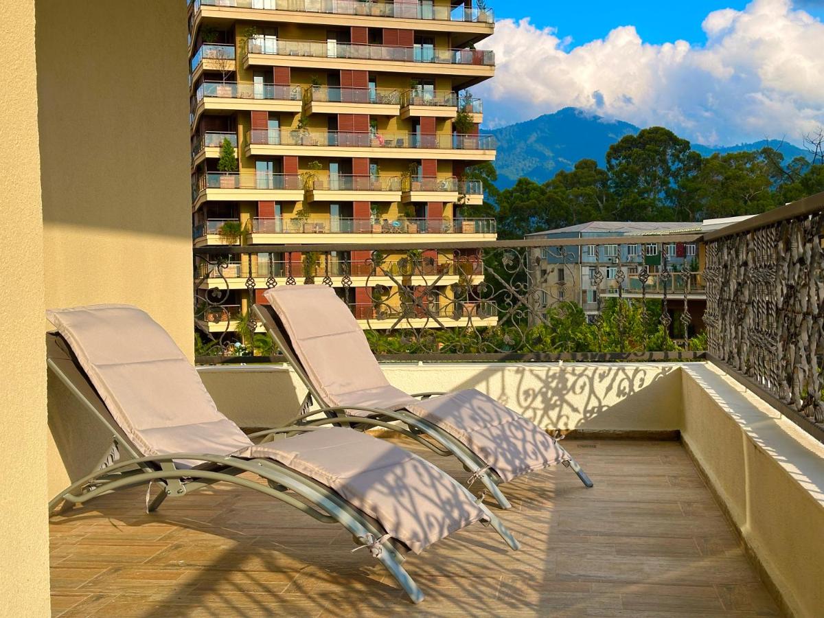 Dreamland Oasis Luxury Apartments - Housity