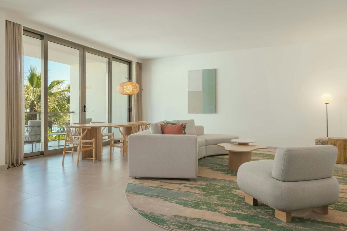 Uma área de estar em The Westin Salgados Beach Resort, Algarve