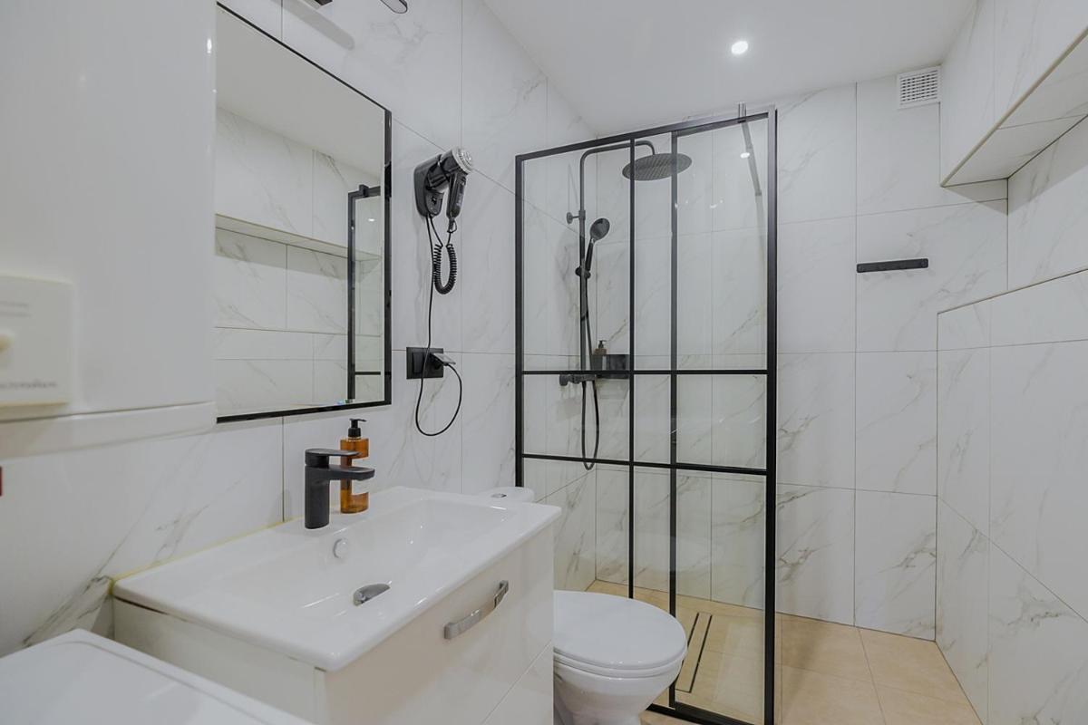 Villa Baranówka - Apartament #4 by ShortStayPoland - Housity