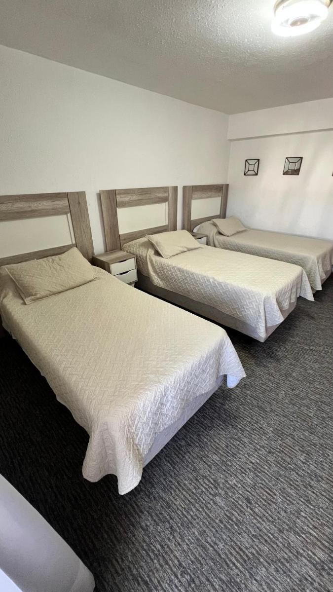 Hotel Plaza - Housity