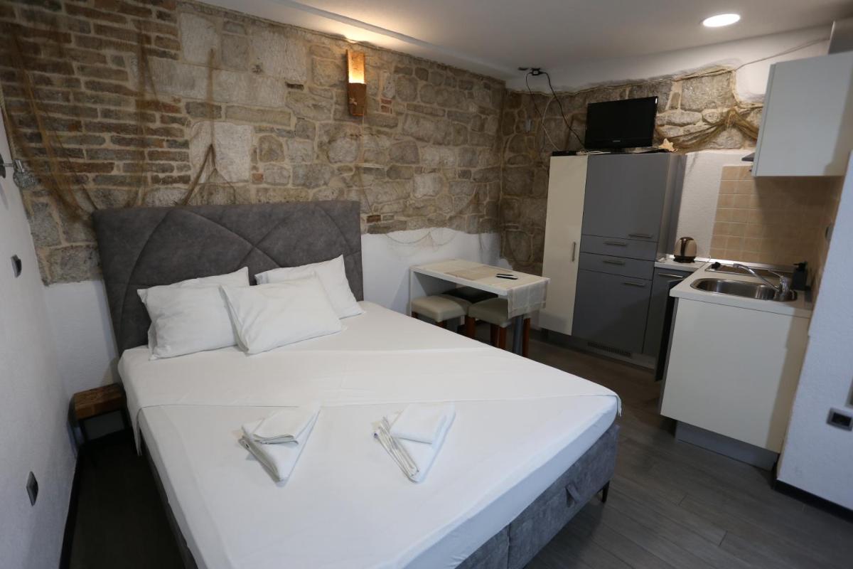 Apartments Nikolla - Housity