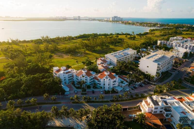 Las Gaviotas Hotel and Suites - Housity