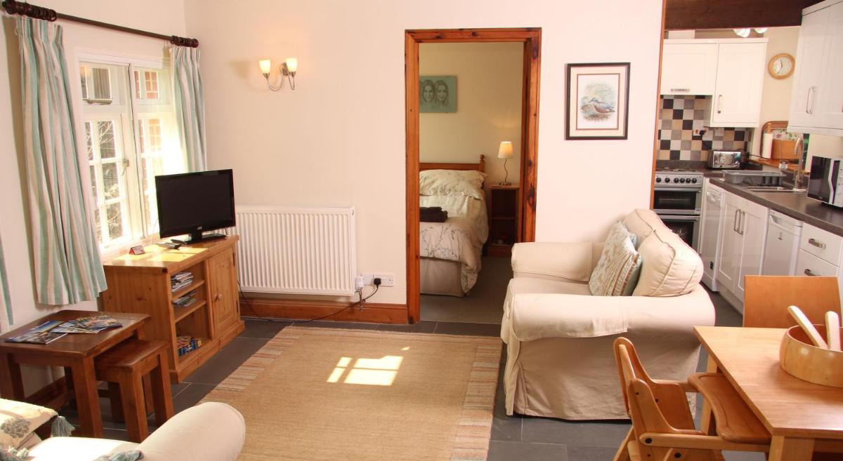 Budleigh Farm Cottages - Housity