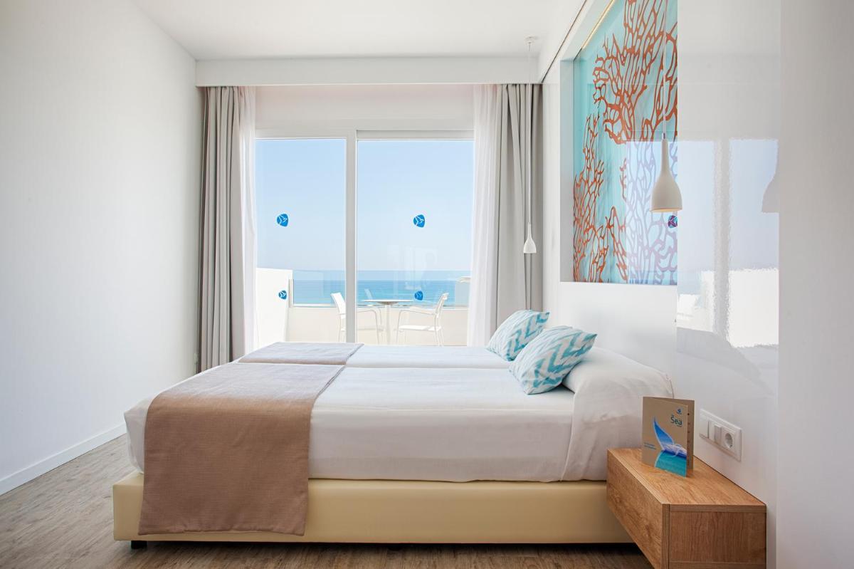 Cama o camas de una habitación en The Sea Hotel by Grupotel - Adults Only