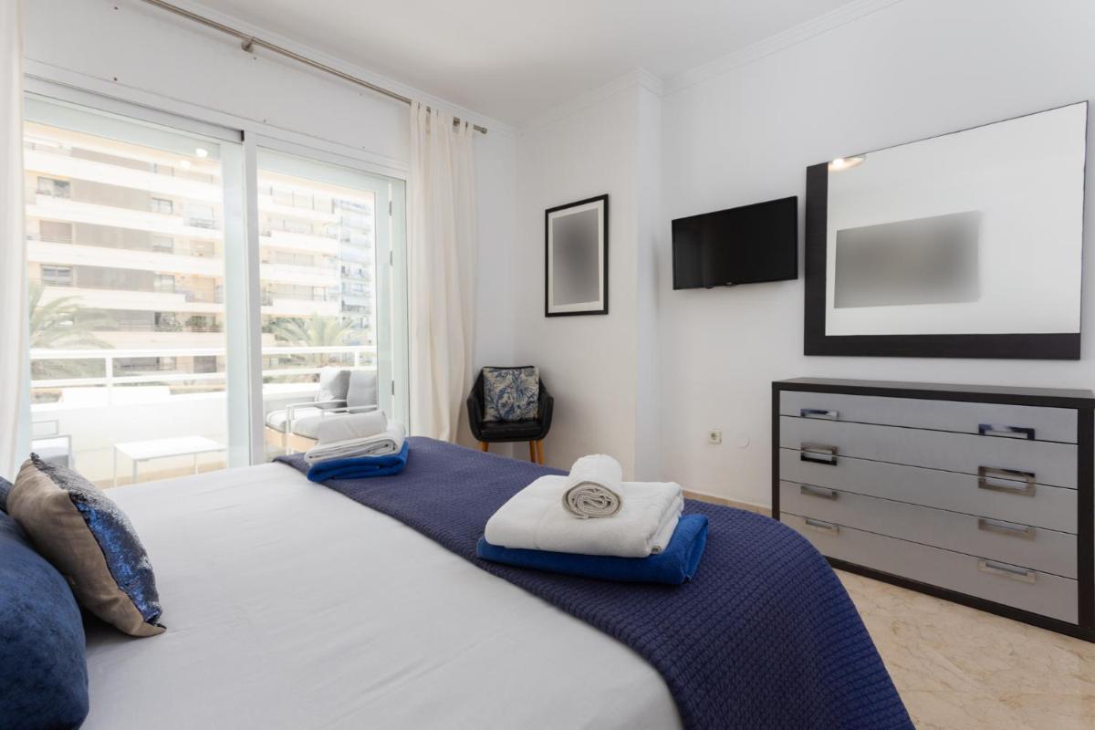 2º MTR - Marbella Temporary Rent 3 bedrooms Av del Mar - Hizvo