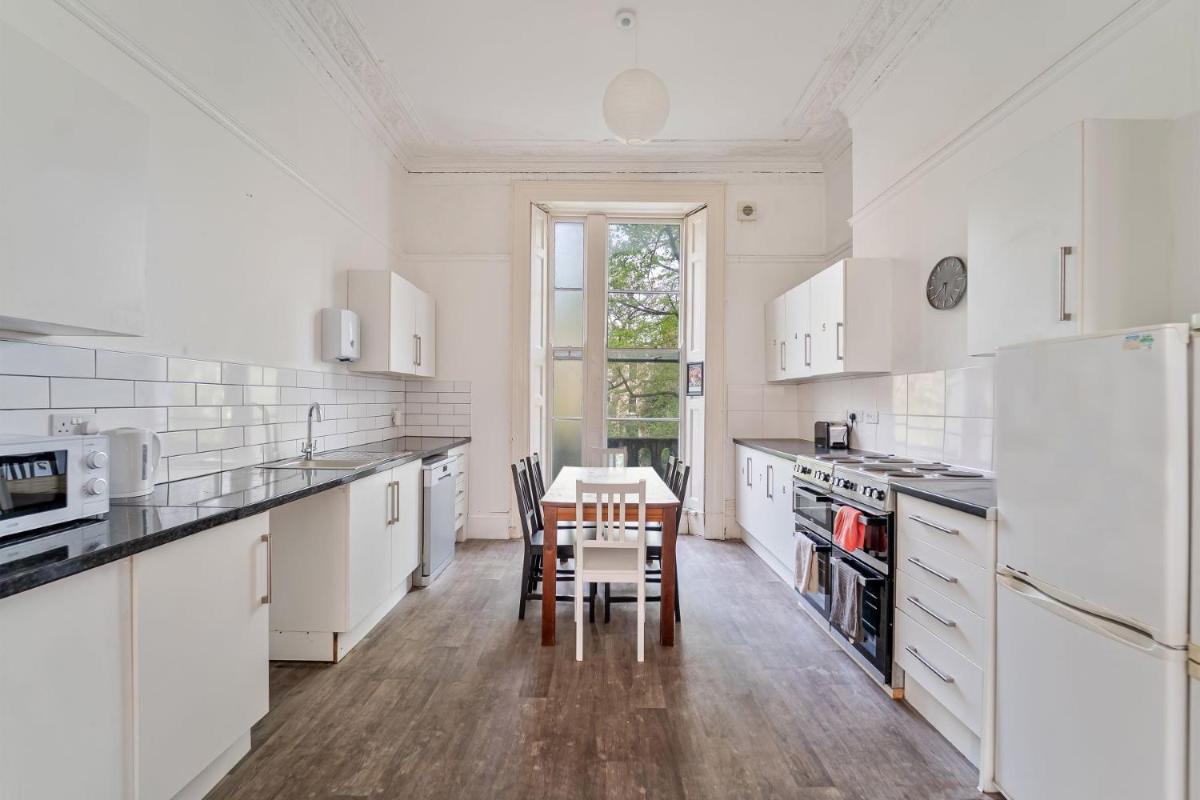 St Paul's Road Townhouse by Clifton Short Lets - Housity