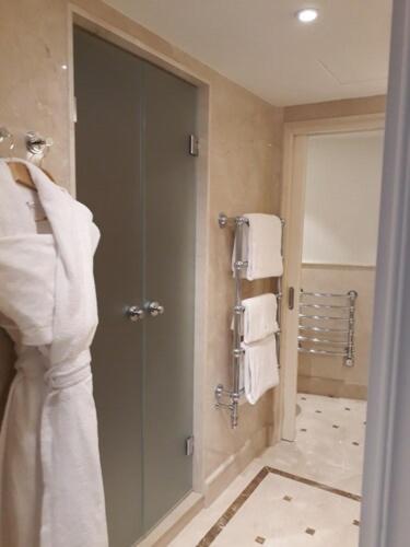 Salle de bains dans l'établissement Hotel Splendide Royal Paris - Relais & Châteaux