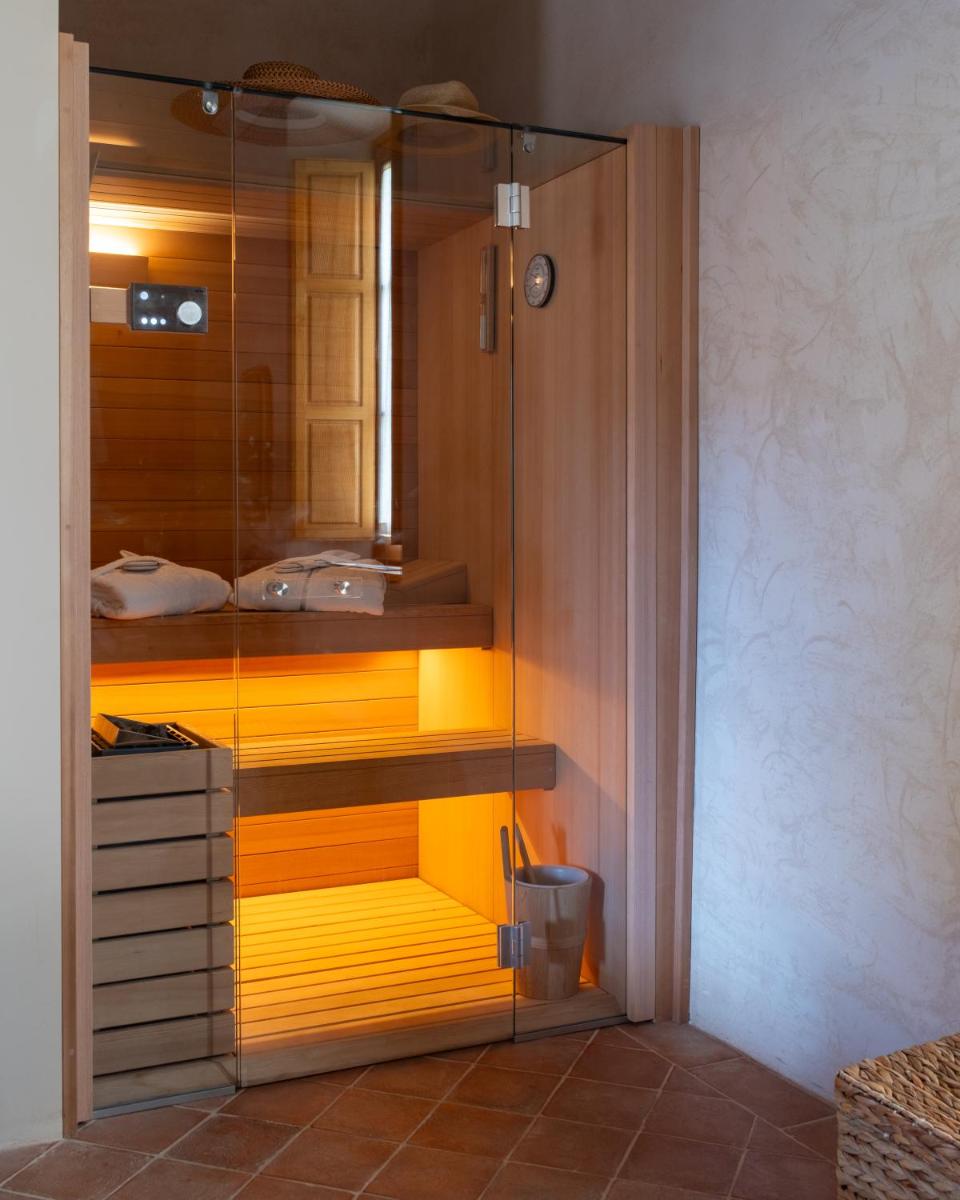 Badia Giulia Prestigious Historical B&B, Camaiore - Adults Only - No Pets - Housity