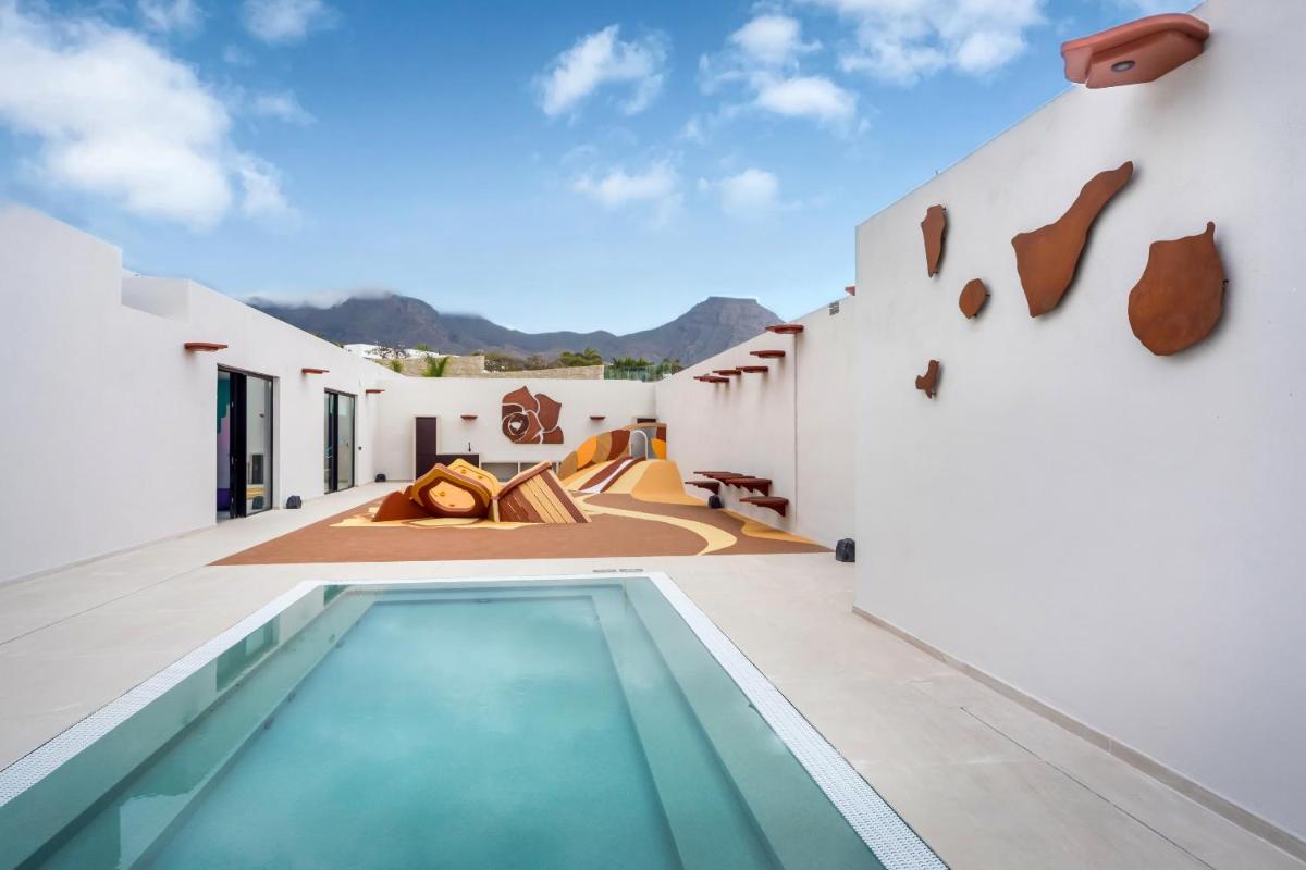 Piscina en o cerca de Royal Hideaway Corales Villas
