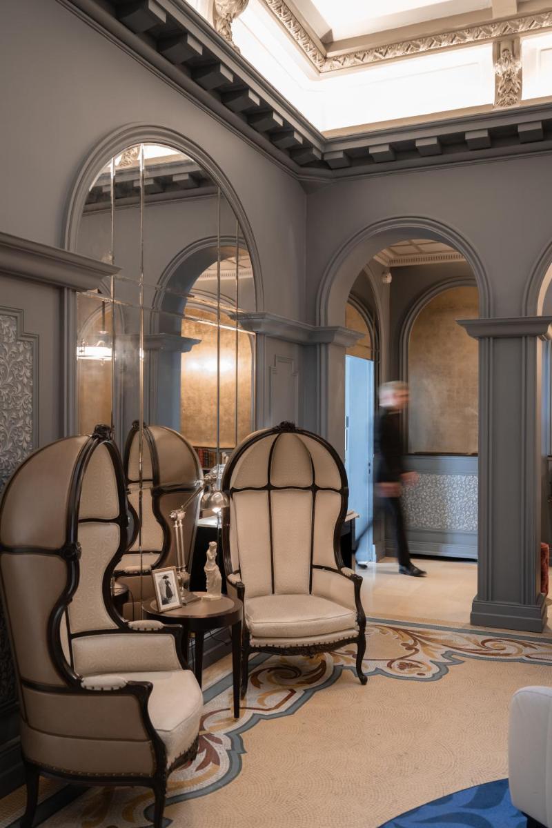 Coin salon dans l'établissement La Clef Louvre Paris by The Crest Collection