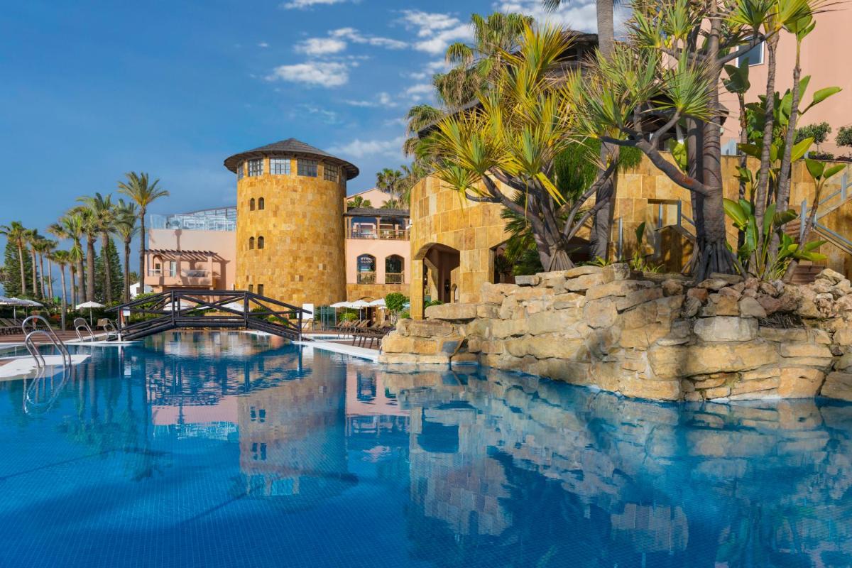 Piscina en o cerca de Elba Estepona Gran Hotel & Thalasso Spa