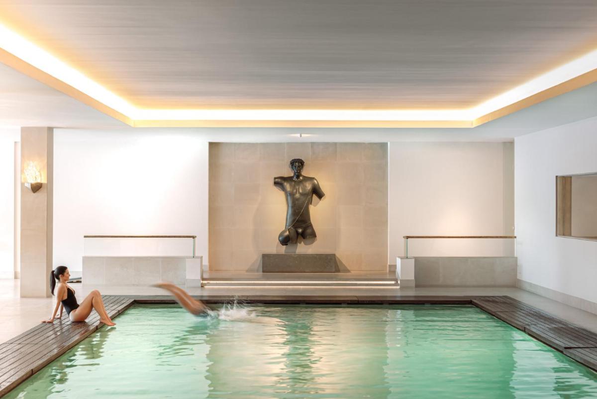 A piscina em ou perto de Four Seasons Hotel Ritz Lisbon