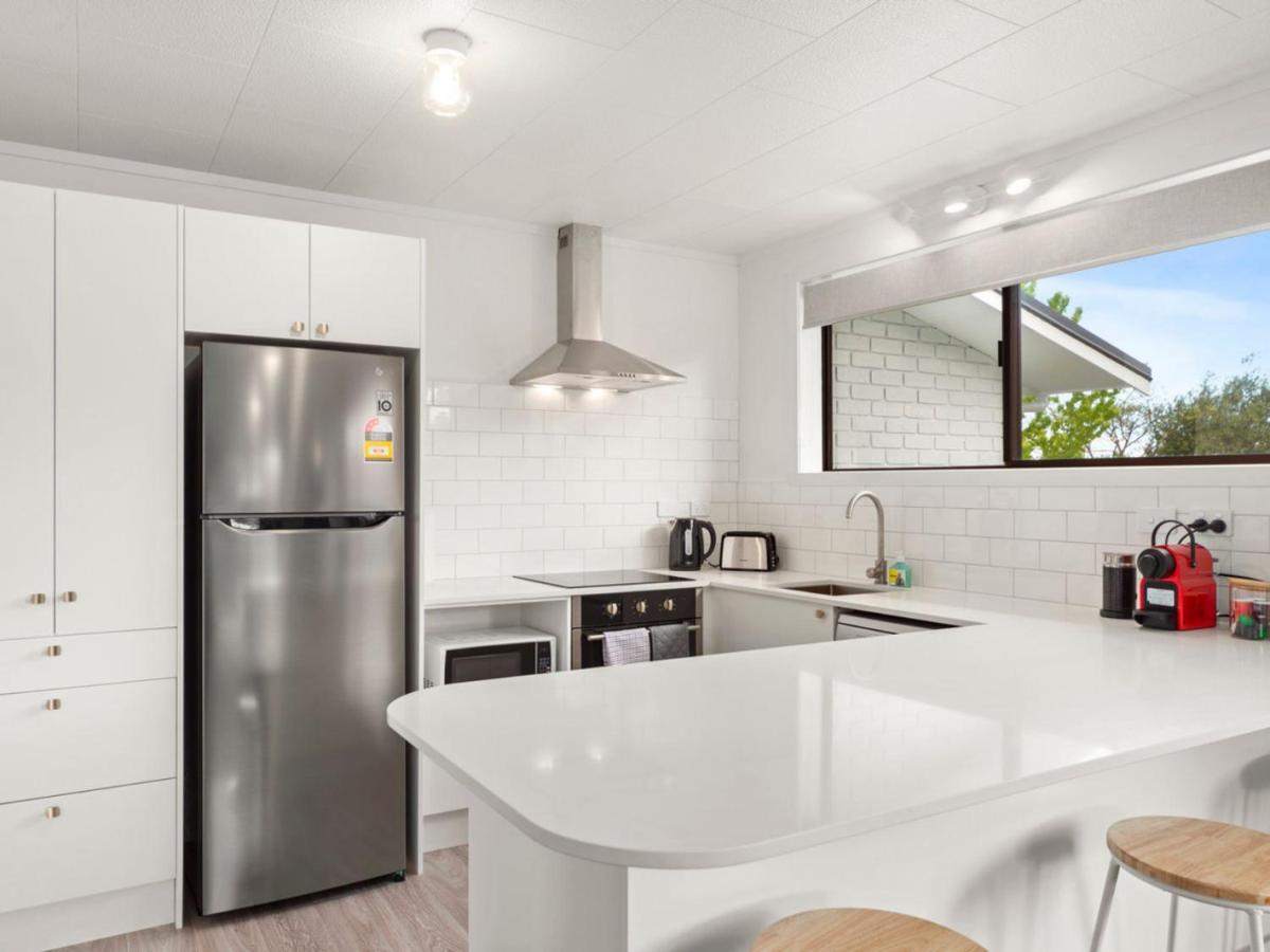 Garden Grove Gem - Lake Taupō Holiday Home - Housity