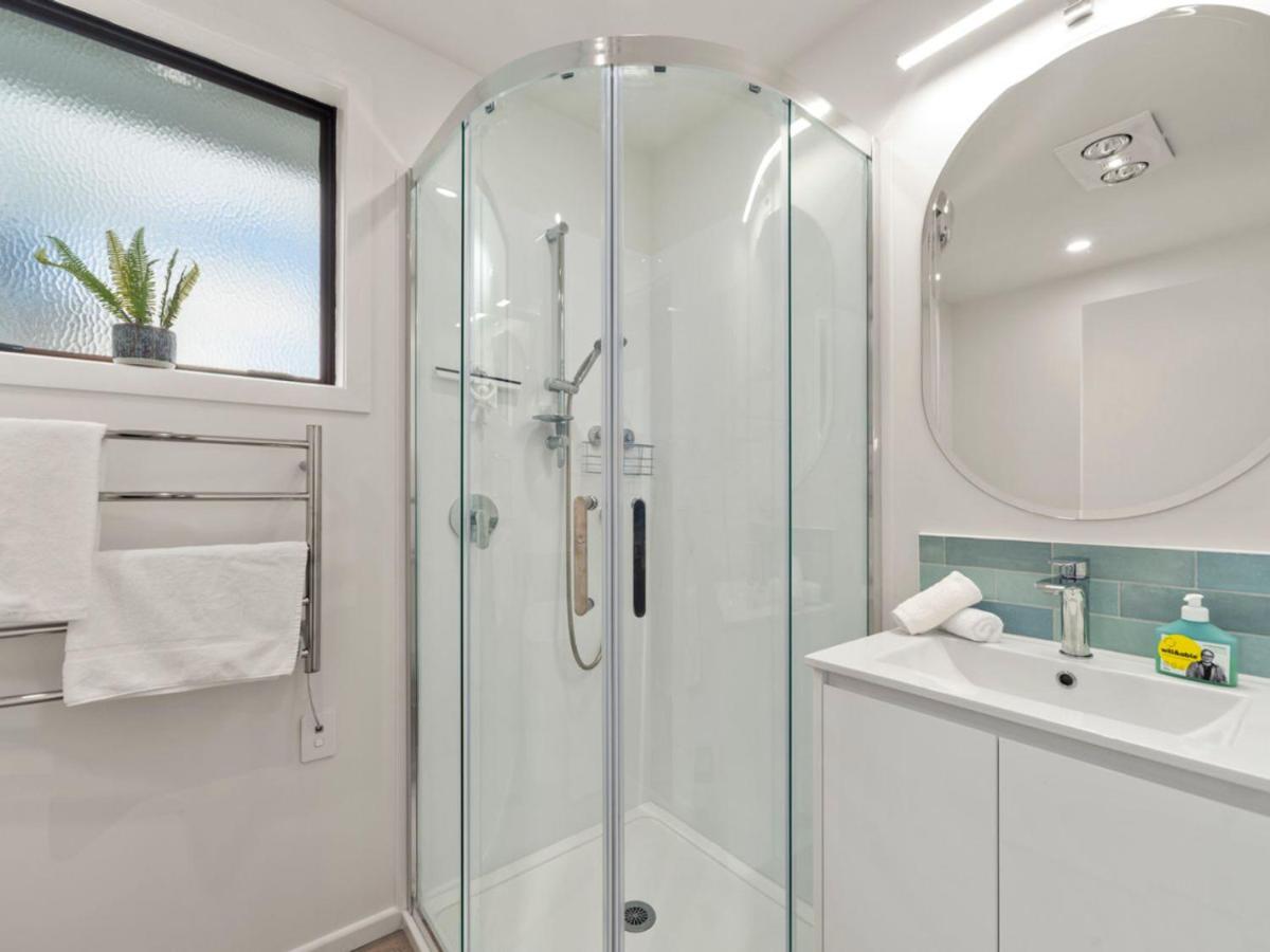 Garden Grove Gem - Lake Taupō Holiday Home - Housity