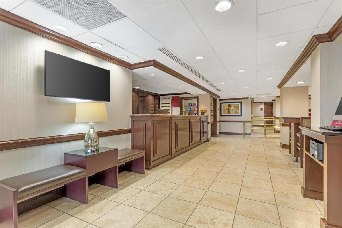 Best Western Dulles Airport Inn - Housity